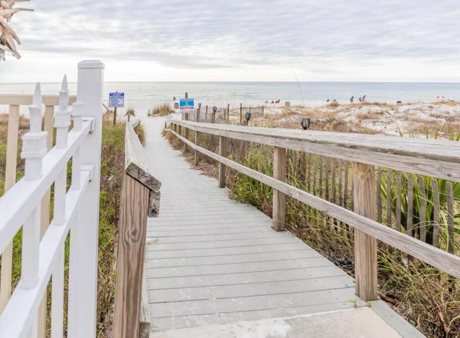 Holiday home Wanderlust Only 3 Min Walk To The Sand!