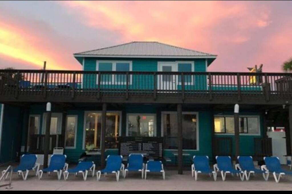 Holiday home Wanderlust Only 3 Min Walk To The Sand!